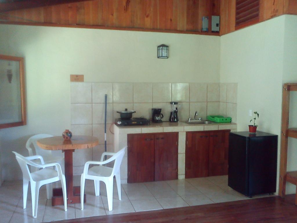 Cabañas Bajo Bosque Drake Drakes Bay Habitación foto